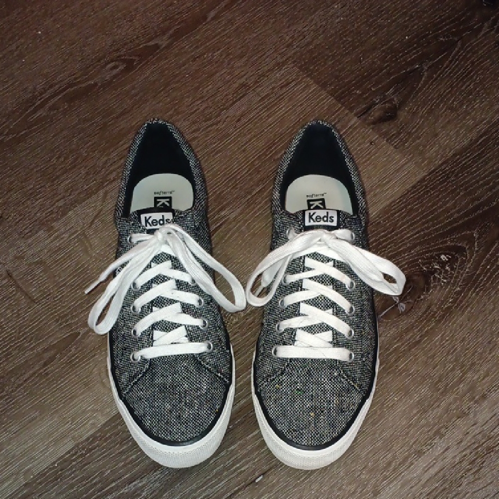 Keds Preloved Black and White Sneakers. Excellent Condition